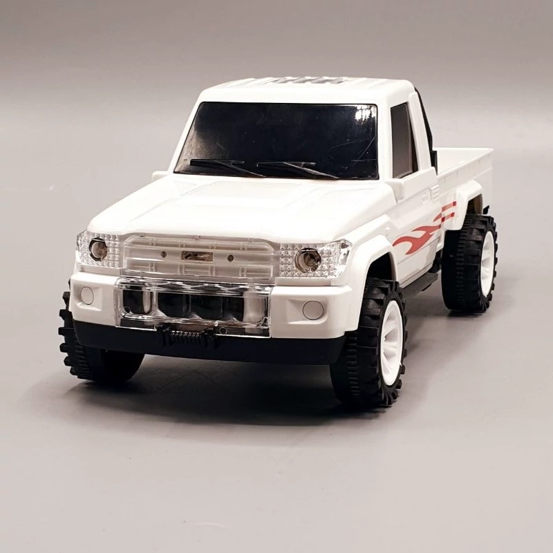 ماشین تویوتا 4.5 لندکروزر سری 70 اتاق شانپان با چرخ های قدرتی