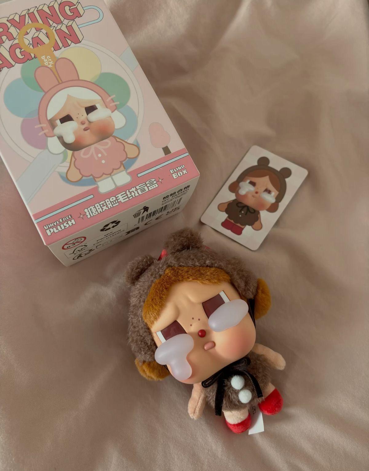 لبوبو عروسک کرای بیبی پاپ مارت جعبه شانسی